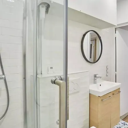 Luxurys Notre Dame Apartment