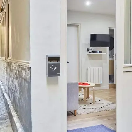 Luxurys Notre Dame Apartment *